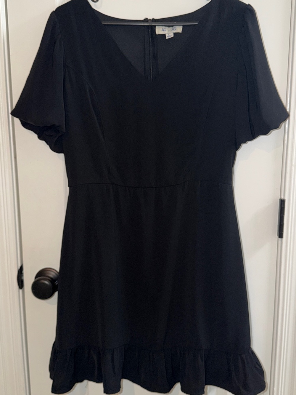 She + Sky Black V-Neck Puff Sleeve Ruffle Hem Mini Dress Large